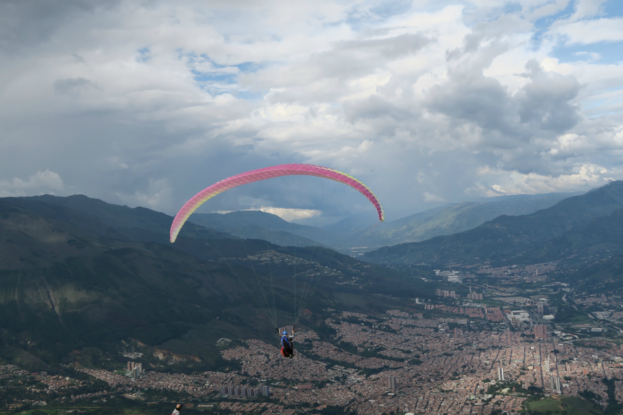 Paragliding in Medellin