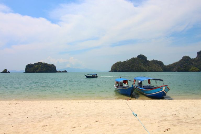 7 Things To Know Before Traveling To Malaysia.