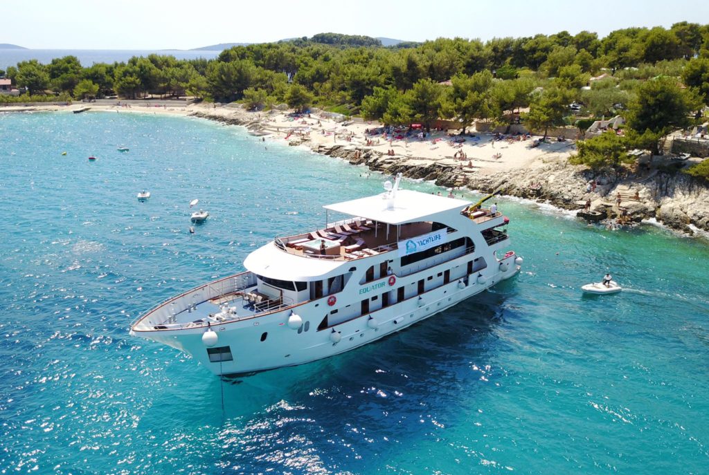 Yachtlife croatia lbw